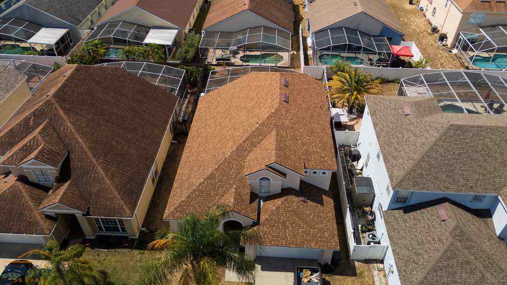 Pitched Roof De Land Pitched Roof De Land